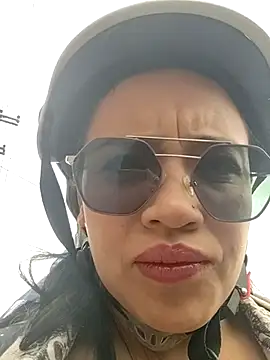 Snapshot of MILA__06 chatting on October 6, 2025, 4:04 pm MILA 06 online show from October 6, 2025, 4:04 pm