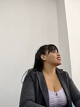 MILA  06 online show from December 16, 2025, 12:21 pm