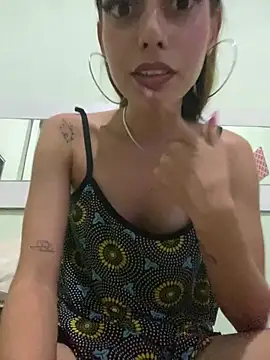 loirinhaaa online show from February 1, 2026, 2:43 am