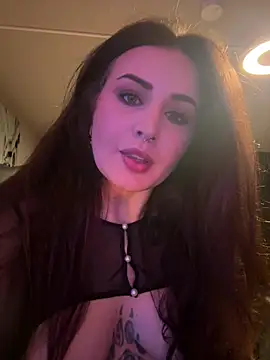 Snapshot of Kristyoff chatting on April 5, 2026, 7:55 pm Kristyoff online show from April 5, 2026, 7:55 pm
