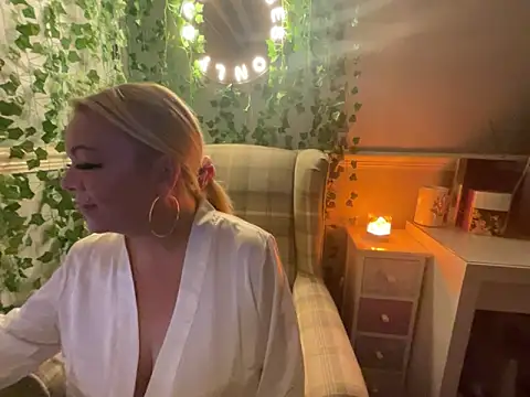 Snapshot of BonnyDesire chatting on November 20, 2025, 7:57 pm BonnyDesire online show from November 20, 2025, 7:57 pm