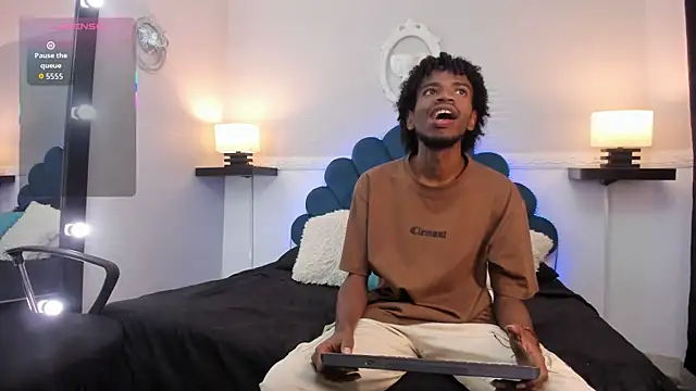 Snapshot of AllexJacob chatting on October 21, 2025, 1:23 pm AllexJacob online show from October 21, 2025, 1:23 pm