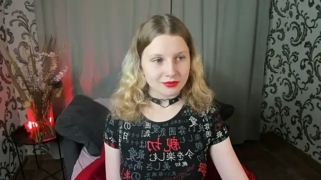 Snapshot of _Velvet_peach_ chatting on November 27, 2025, 10:28 am Velvet peach online show from November 27, 2025, 10:28 am