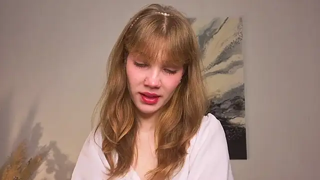 pienaple online show from November 7, 2025, 4:01 am