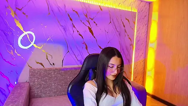 sophiadoll tf online show from September 23, 2025, 8:01 pm