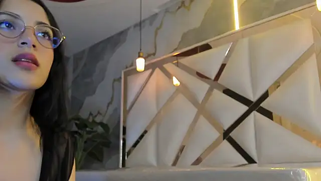 sophiadoll tf online show from November 7, 2025, 8:53 pm