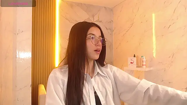 sophiadoll tf online show from May 7, 2026, 1:16 pm