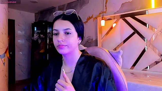 sophiadoll tf online show from June 25, 2026, 12:42 pm