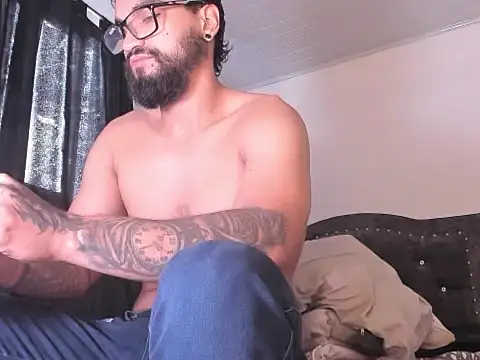 Chrys harris77 online show from June 19, 2026, 5:39 pm