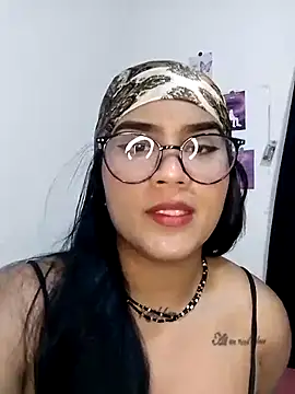 Snapshot of Renata_Zoe chatting on September 20, 2025, 1:06 am Renata Zoe online show from September 20, 2025, 1:06 am