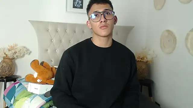 SalvadorFit online show from November 26, 2025, 8:43 pm