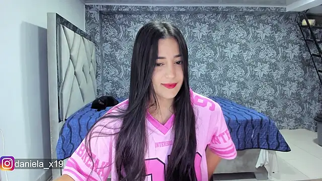 Snapshot of Daniela_x19 chatting on May 26, 2026, 12:50 am Daniela x19 online show from May 26, 2026, 12:50 am