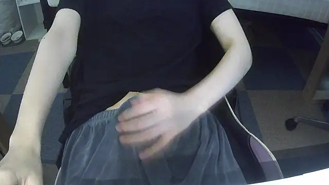 Snapshot of suzullll chatting on March 31, 2026, 5:52 am suzullll online show from March 31, 2026, 5:52 am
