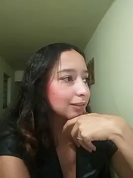 Snapshot of Vale_stone_ chatting on November 18, 2025, 9:30 pm Vale stone online show from November 18, 2025, 9:30 pm