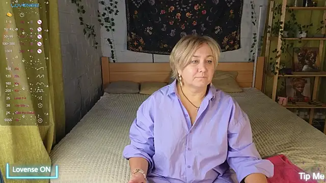 Marta Wils online show from October 18, 2025, 3:09 am