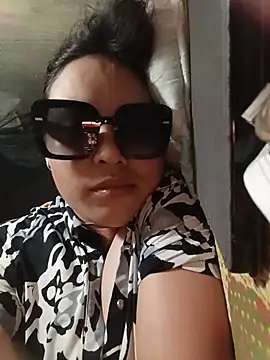 callistra online show from June 11, 2026, 4:05 pm