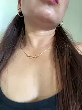 Milky-milk online show from April 22, 2026, 2:36 am