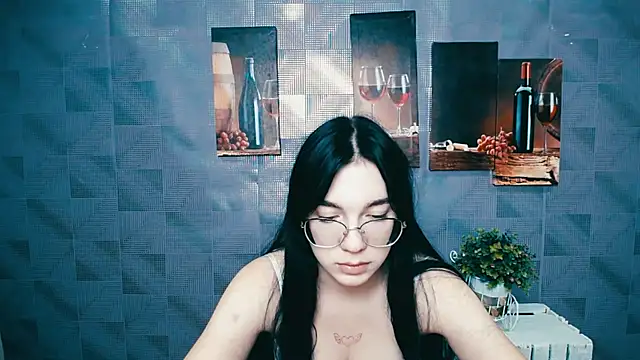 Snapshot of MiraBabe_ chatting on September 29, 2025, 6:40 am MiraBabe online show from September 29, 2025, 6:40 am