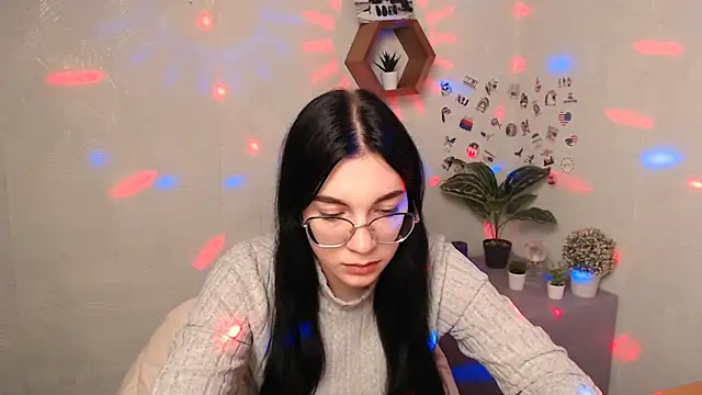 Snapshot of MiraBabe_ chatting on October 6, 2025, 8:34 am MiraBabe online show from October 6, 2025, 8:34 am