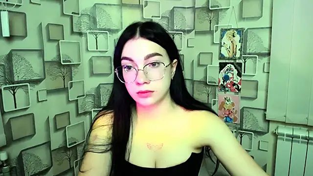 Snapshot of MiraBabe_ chatting on October 15, 2025, 7:19 am MiraBabe online show from October 15, 2025, 7:19 am