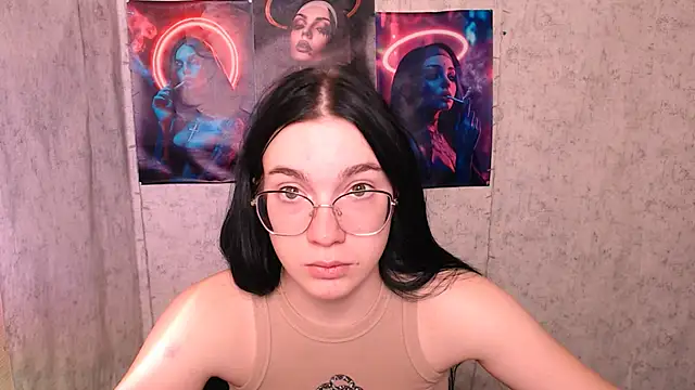 Snapshot of MiraBabe_ chatting on October 16, 2025, 7:31 am MiraBabe online show from October 16, 2025, 7:31 am