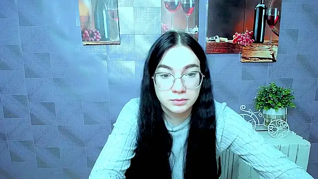 Snapshot of MiraBabe_ chatting on October 21, 2025, 7:53 am MiraBabe online show from October 21, 2025, 7:53 am