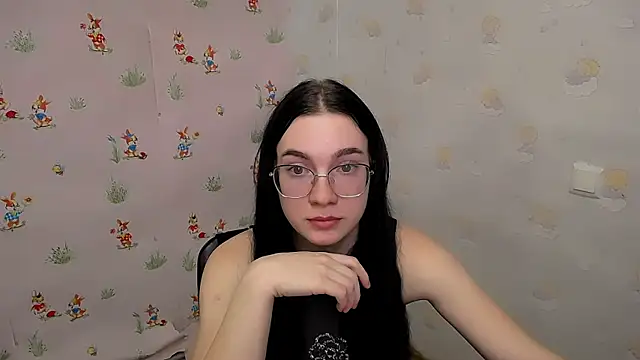 Snapshot of MiraBabe_ chatting on October 28, 2025, 9:57 am MiraBabe online show from October 28, 2025, 9:57 am