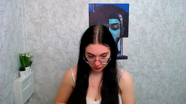 Snapshot of MiraBabe_ chatting on November 10, 2025, 10:47 am MiraBabe online show from November 10, 2025, 10:47 am