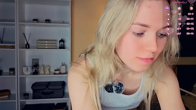 DianeHonnette online show from February 3, 2026, 7:41 pm