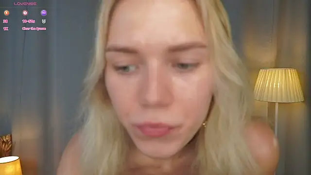 Snapshot of DianeHonnette chatting on June 15, 2026, 7:16 pm DianeHonnette online show from June 15, 2026, 7:16 pm