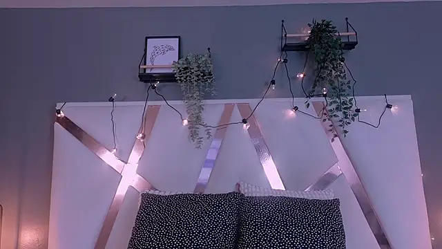 Snapshot of KeendraFox_ chatting on September 26, 2025, 7:29 pm KeendraFox online show from September 26, 2025, 7:29 pm