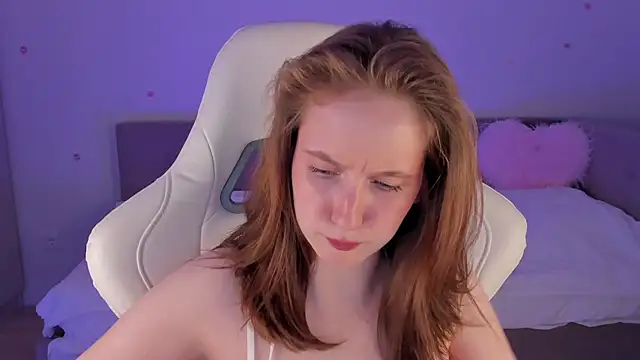 Snapshot of CrystalSoul_ chatting on October 10, 2025, 1:26 am CrystalSoul online show from October 10, 2025, 1:26 am