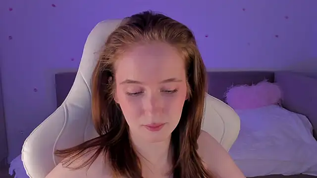 Snapshot of CrystalSoul_ chatting on October 12, 2025, 7:24 pm CrystalSoul online show from October 12, 2025, 7:24 pm