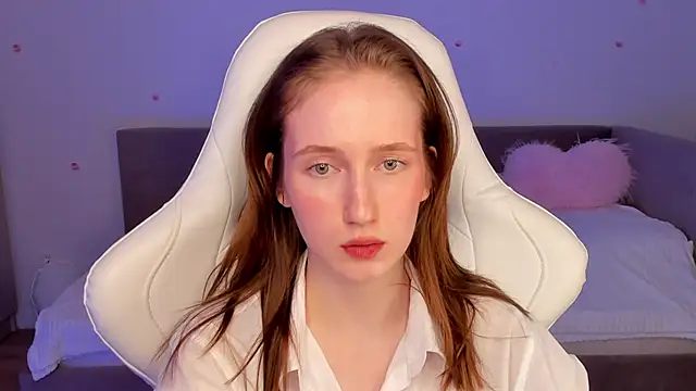 Snapshot of CrystalSoul_ chatting on November 23, 2025, 9:36 pm CrystalSoul online show from November 23, 2025, 9:36 pm