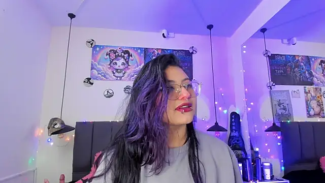 SabrinaV  online show from June 11, 2026, 11:19 am