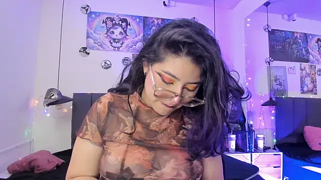 SabrinaV  online show from June 22, 2026, 11:18 am