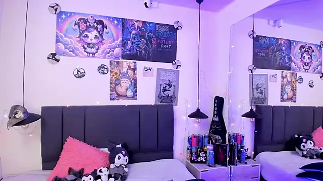 SabrinaV  online show from June 23, 2026, 11:19 am