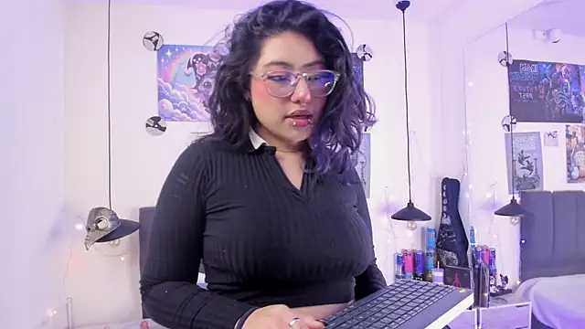 SabrinaV  online show from July 4, 2026, 11:27 am
