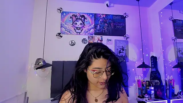 SabrinaV  online show from July 6, 2026, 11:29 am