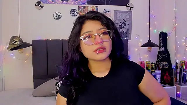 SabrinaV  online show from July 8, 2026, 11:15 am