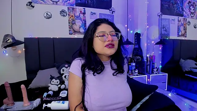SabrinaV  online show from July 9, 2026, 11:25 am
