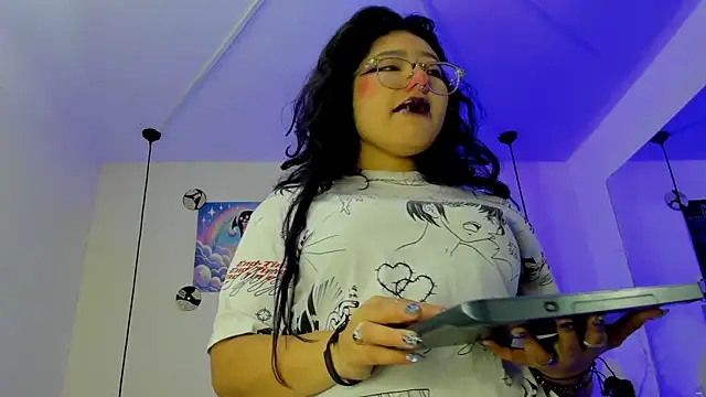 SabrinaV  online show from July 16, 2026, 11:16 am