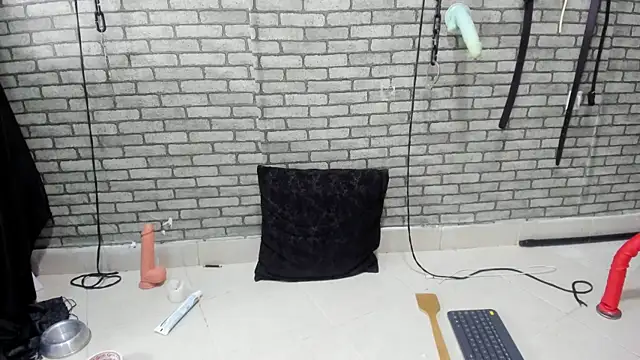 BDSM MEDUZA online show from January 7, 2026, 11:40 pm