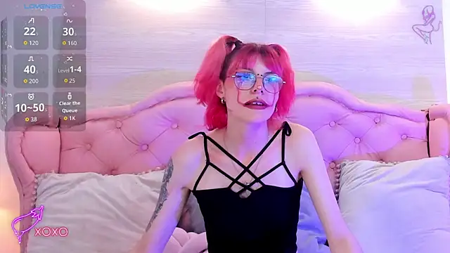 Snapshot of Rossiie_Hunt_ chatting on October 1, 2025, 4:57 pm Rossiie Hunt online show from October 1, 2025, 4:57 pm