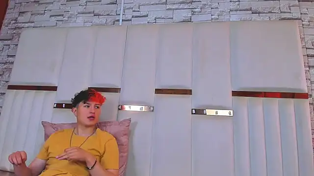 Snapshot of ANLLELOAndANGELA chatting on October 10, 2025, 3:55 pm ANLLELOAndANGELA online show from October 10, 2025, 3:55 pm