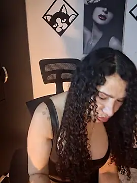Lina 444 online show from April 24, 2026, 10:23 pm
