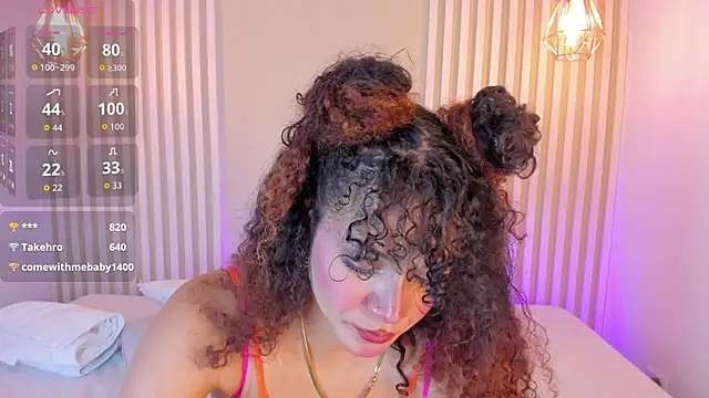 Snapshot of rossvega chatting on October 29, 2025, 8:43 pm rossvega online show from October 29, 2025, 8:43 pm