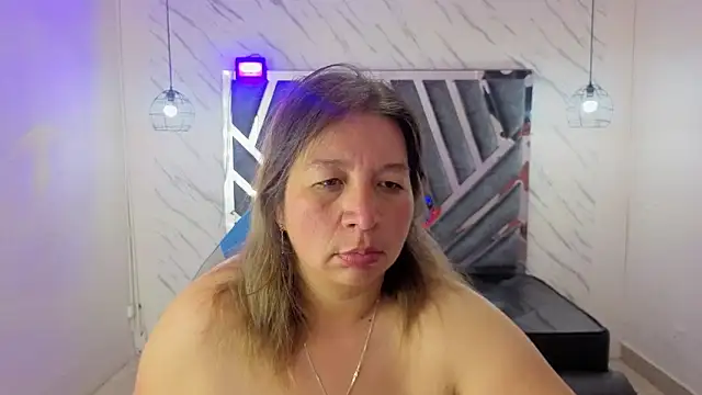 MaylinRosse  online show from May 12, 2026, 7:00 pm