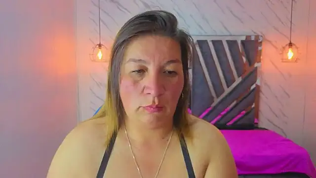 MaylinRosse  online show from August 1, 2026, 7:24 pm