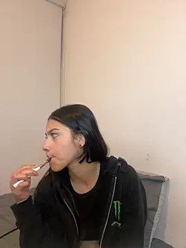 Snapshot of Mia_fire666 chatting on December 2, 2025, 5:13 am Mia fire666 online show from December 2, 2025, 5:13 am